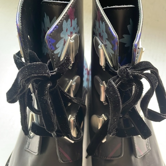 Tanya Taylor
X Coliac Floral Ankle Combat Boots with velvet shoelaces size 8.5 - Picture 13 of 15
